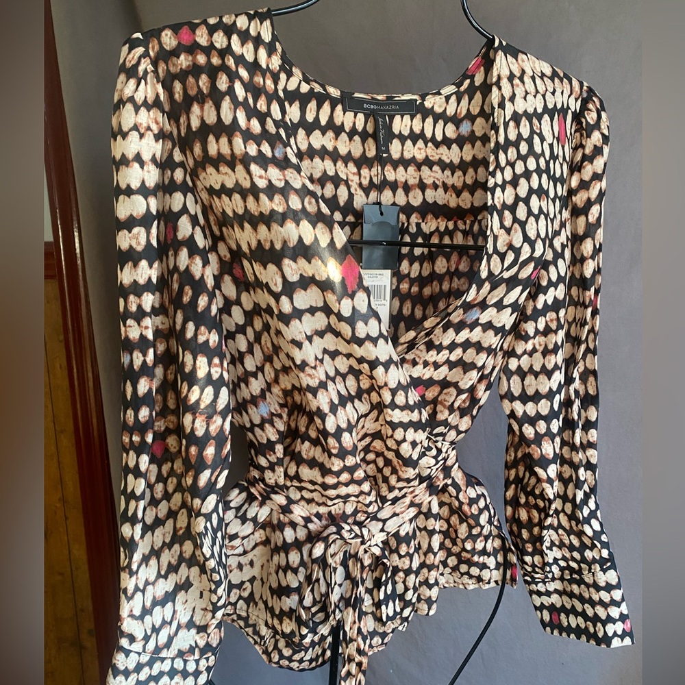 New ! BCBG Maxazria Women's Wrap Top - Black and Cream Print Medium